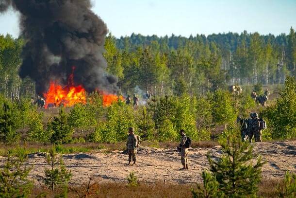 Прибалтика жжёт леса из-за русских танков
