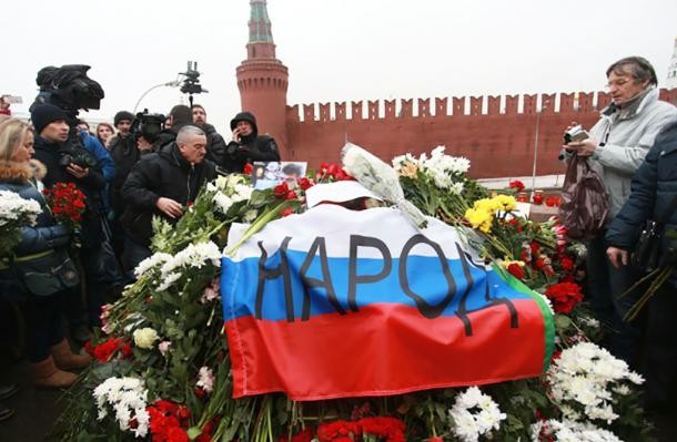 В кого целились, стреляя в Немцова?