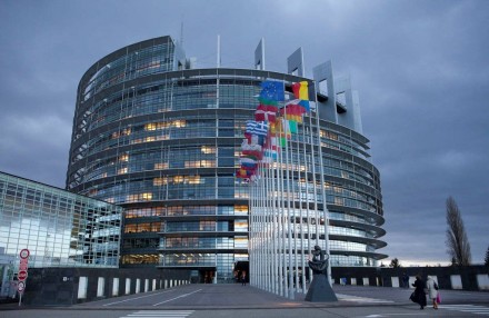 Депутат Европарламента: сговор элит заставляет ЕС молчать о репрессиях в Прибалтике