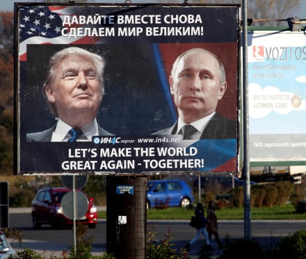 Путин опять вмешивается в американские выборы