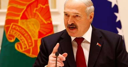 Лукашенко получил возможность стать защитником русского языка в Латвии
