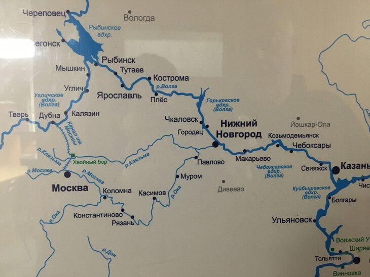 Река Волга на карте России карта. Река Волга на карте от истока до устья.